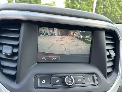 Used 2019 GMC Acadia SLE FWD image 17