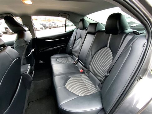 Used 2020 Toyota Camry SE image 20