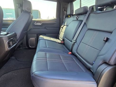 Used 2025 Chevrolet Silverado 1500 High Country w/ Technology Package AWD/4WD image 17