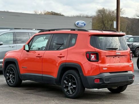 Used 2017 Jeep Renegade Latitude w/ Popular Equipment Group image 44