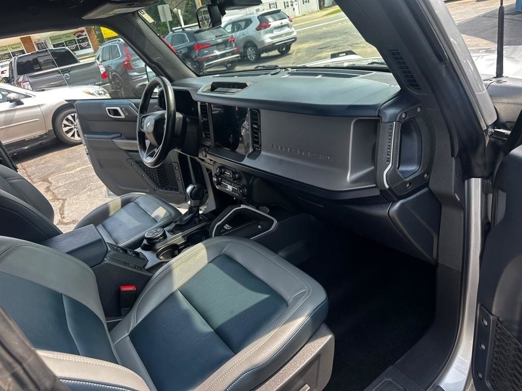 Used 2023 Ford Bronco Outer Banks AWD/4WD image 13