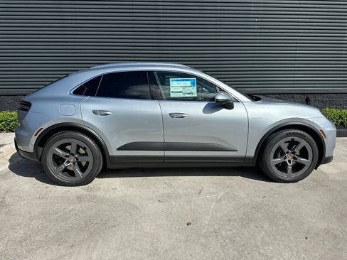 Used 2026 Porsche Macan Electric RWD image 10