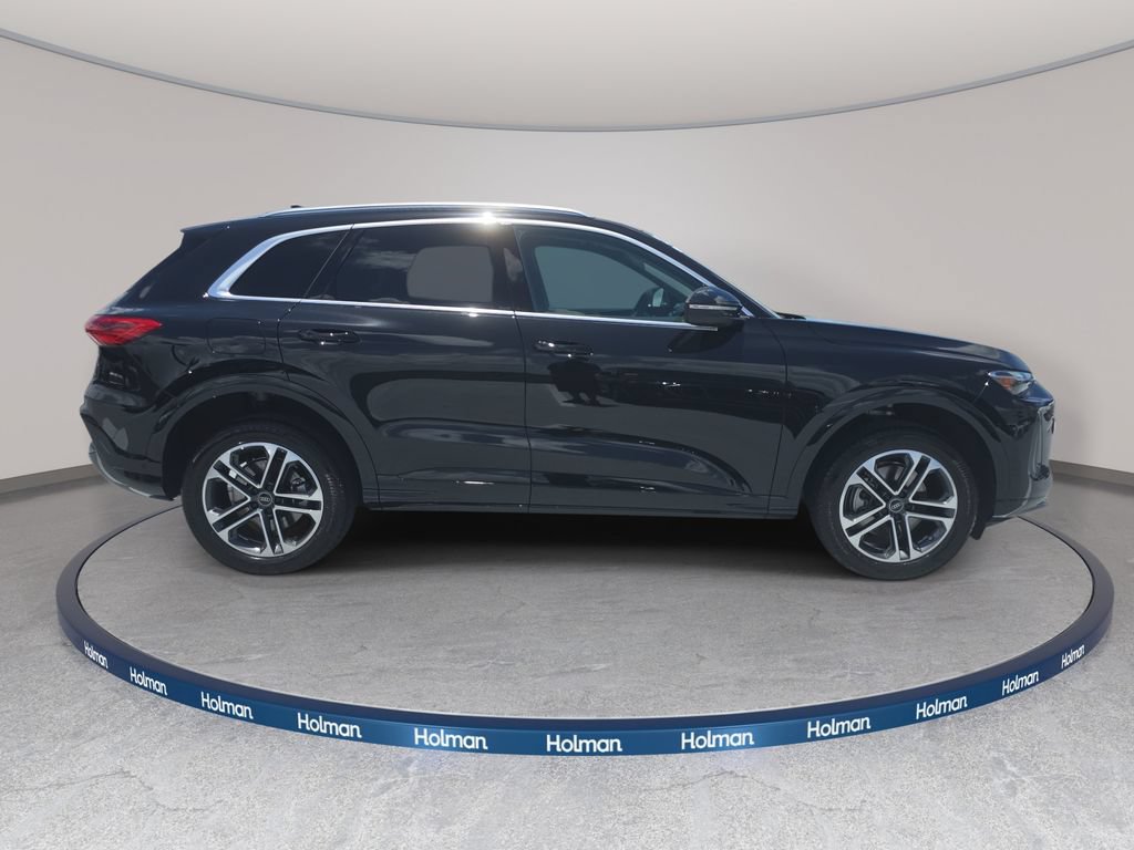 Certified 2025 Audi Q5 Premium w/ Convenience Package AWD/4WD image 4