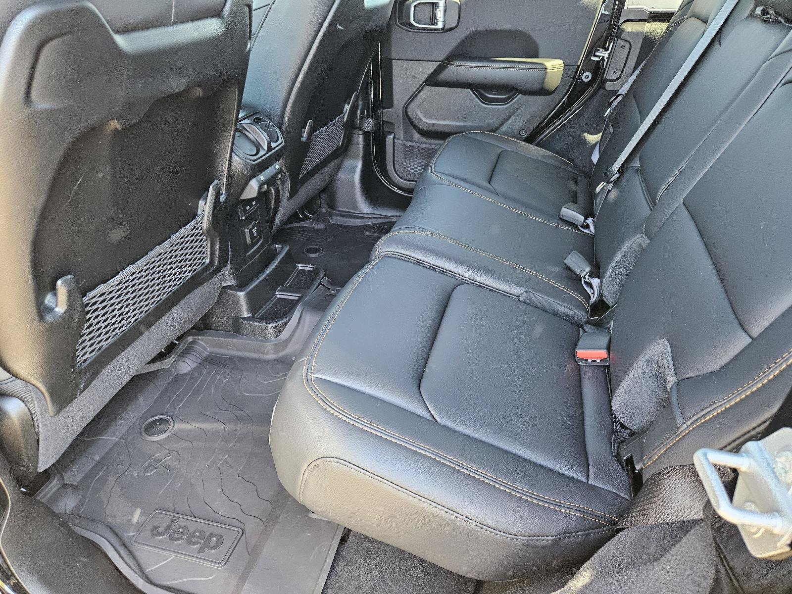 New 2027 Jeep Wrangler Unlimited Sahara AWD/4WD image 20
