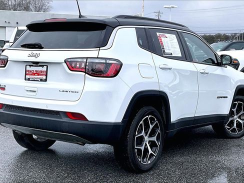Used 2024 Jeep Compass Limited image 10