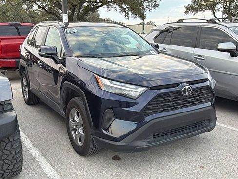 Used 2025 Toyota RAV4 XLE image 3