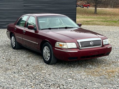 Used 2007 Mercury Grand Marquis GS image 2