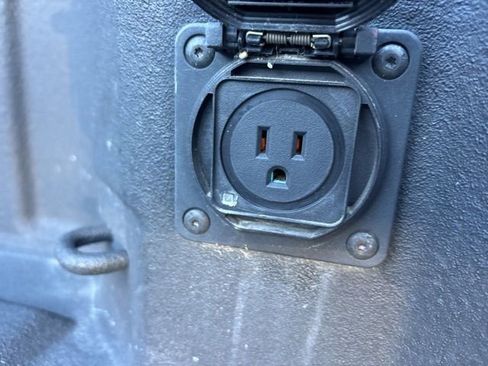 Used 2020 Chevrolet Silverado 1500 High Country w/ Technology Package image 23