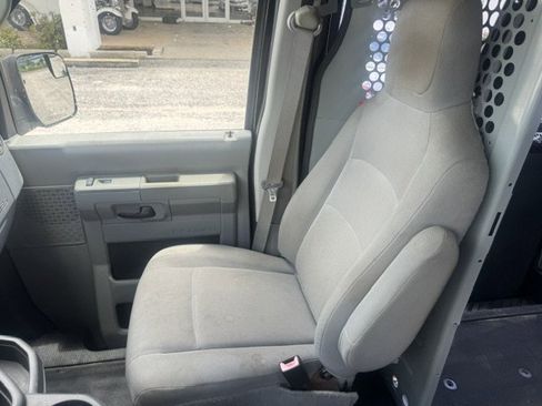 Used 2014 Ford E-350 and Econoline 350 XL RWD image 17