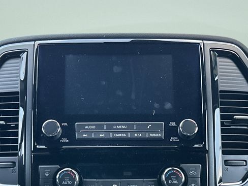 Used 2024 Nissan Titan SV w/ SV Bronze Edition Package image 29