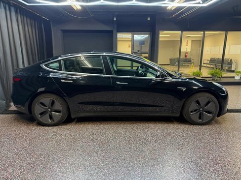 Used 2018 Tesla Model 3 Mid Range image 8