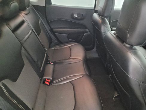 Used 2017 Jeep Compass Latitude w/ Popular Equipment Group image 19