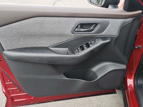 Used 2023 Nissan Rogue S AWD/4WD image 12