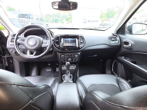 Certified 2018 Jeep Compass Latitude w/ Popular Equipment Group FWD image 17