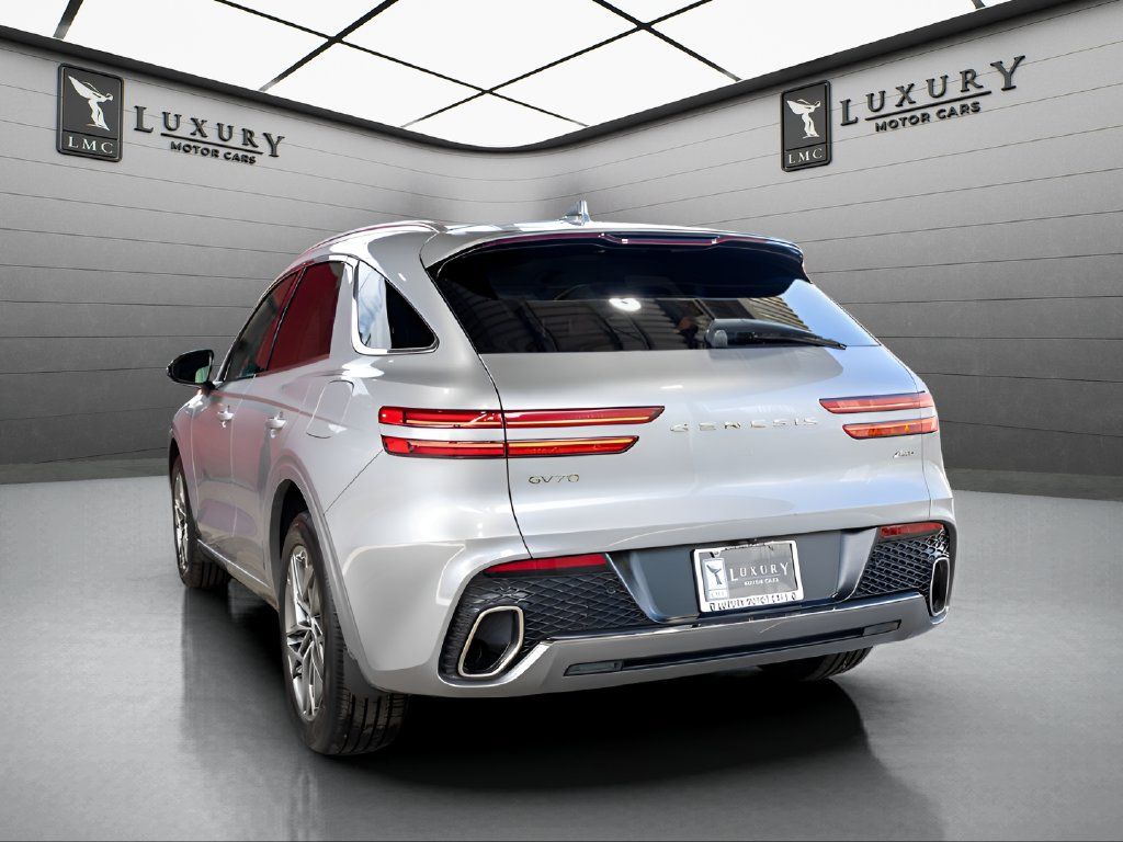 Used 2024 Genesis GV70 2.5T w/ Select Package AWD/4WD image 6