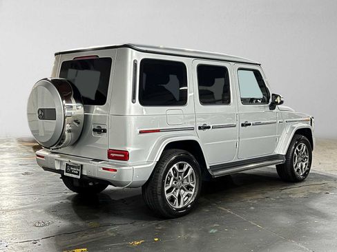 Used 2025 Mercedes-Benz G 550 image 3