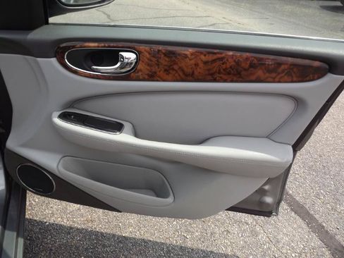 Used 2004 Jaguar XJ8 RWD image 29