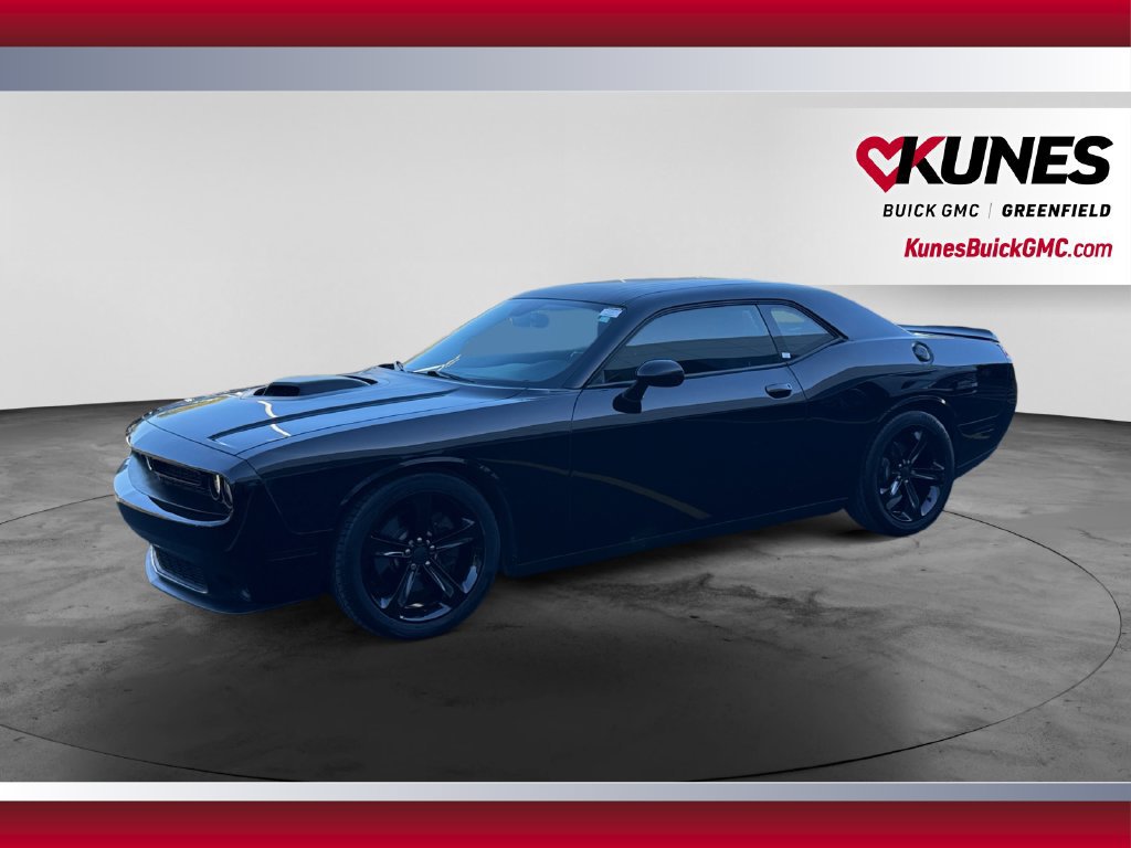 Used 2017 Dodge Challenger R/T RWD image 5