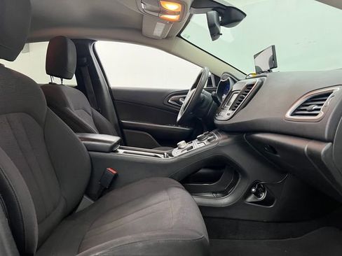 Used 2015 Chrysler 200 Limited FWD image 23