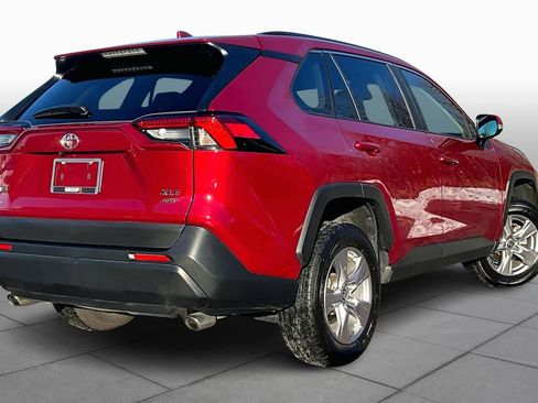 Used 2025 Toyota RAV4 XLE image 12