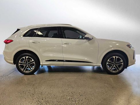 Used 2025 Audi Q5 Premium w/ Convenience Package AWD/4WD image 8