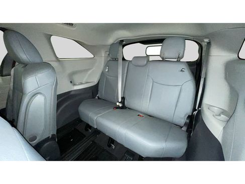 Used 2024 Toyota Sienna XLE image 15
