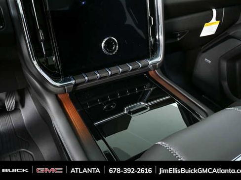 New 2026 GMC Yukon XL Denali w/ Denali Reserve Package image 17