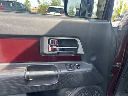 Used 2007 Toyota FJ Cruiser 4WD image 19