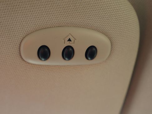 Used 2017 Lincoln MKZ Reserve image 25