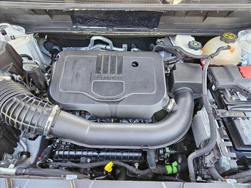 Used 2023 GMC Acadia SLT FWD image 28