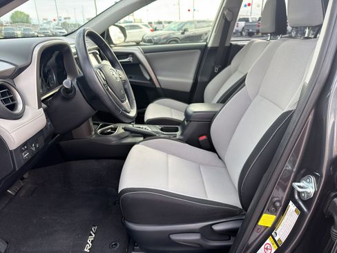 Used 2017 Toyota RAV4 XLE FWD image 18