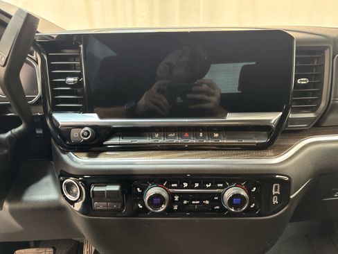 Certified 2025 Chevrolet Silverado 2500 LT w/ Convenience Package image 18