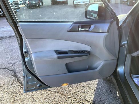 Used 2011 Subaru Forester 2.5X Limited image 10