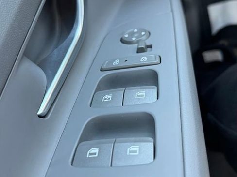 Certified 2024 Hyundai Elantra SEL w/ Convenience Package FWD image 18