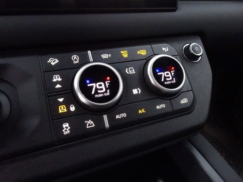 New 2025 Land Rover Defender 110 S image 24