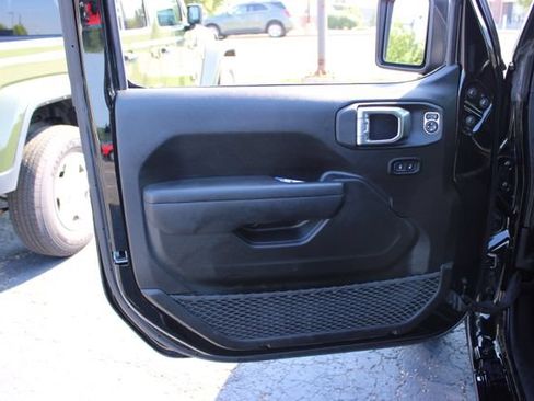 Used 2026 Jeep Wrangler Unlimited Sport AWD/4WD image 11