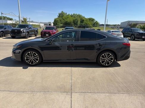 Used 2025 Toyota Camry XLE w/ Premium Plus Package FWD image 4