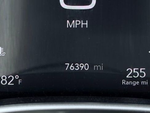 Used 2023 Chrysler Pacifica Touring-L FWD image 34