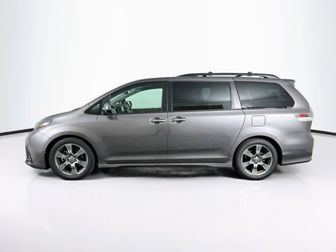 Used 2020 Toyota Sienna SE Premium FWD image 4