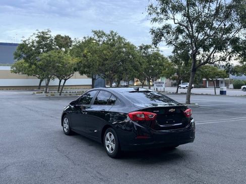 Used 2017 Chevrolet Cruze LS FWD image 4