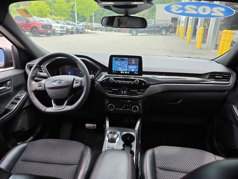 Used 2023 Ford Escape ST-Line AWD/4WD image 16