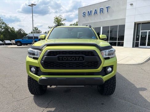 Used 2023 Toyota Tacoma TRD Off-Road w/ Advanced Technology Package AWD/4WD image 9