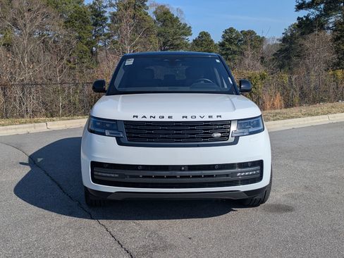 Used 2023 Land Rover Range Rover SE image 2