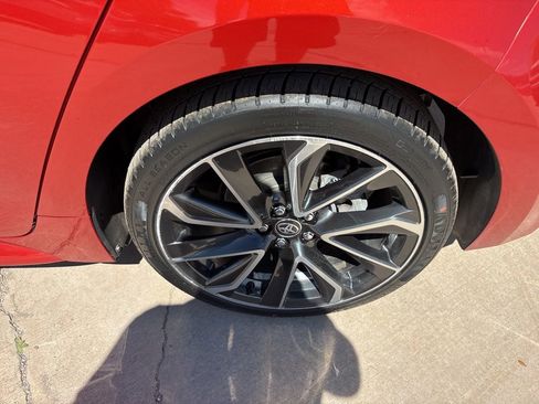 Used 2019 Toyota Corolla XSE image 9