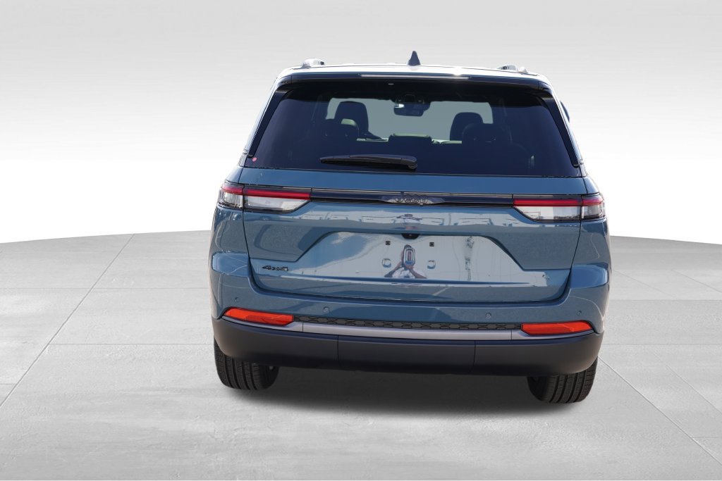 New 2027 Jeep Grand Cherokee Limited AWD/4WD image 4