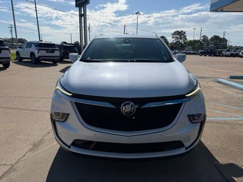 Used 2022 Buick Enclave Essence w/ Sport Touring Edition FWD image 2
