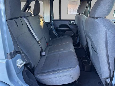 Used 2024 Jeep Wrangler Unlimited Sahara AWD/4WD image 17