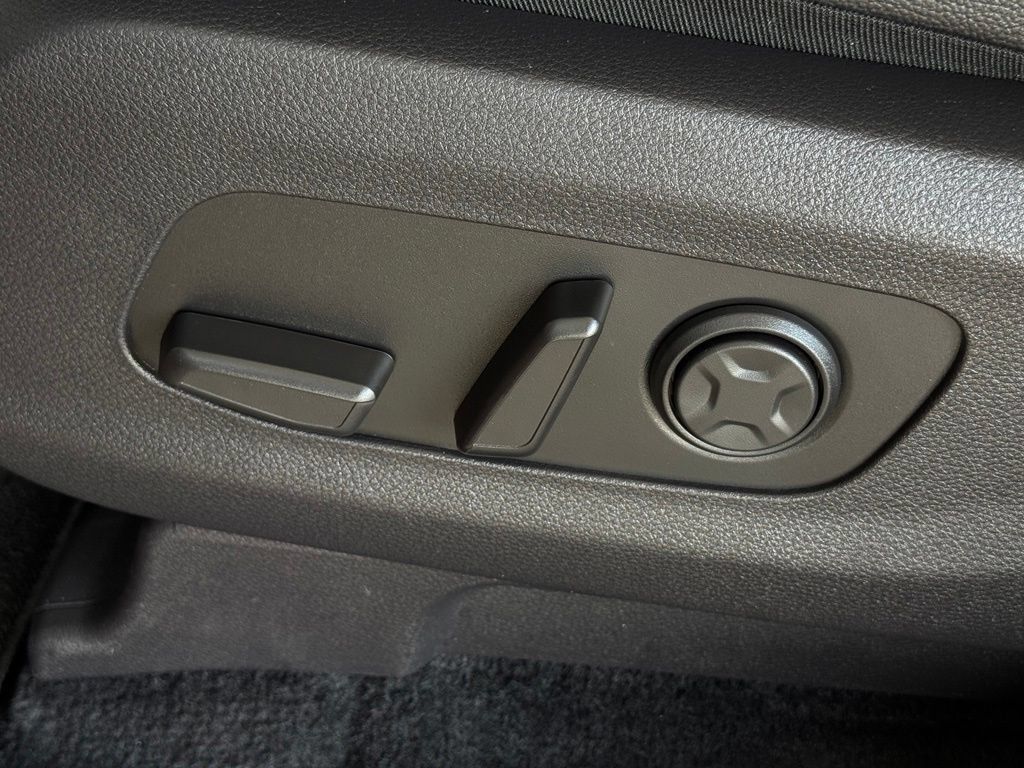 Used 2023 Kia Carnival SX Prestige FWD image 37