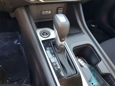 Used 2022 Nissan Sentra SV w/ Trunk Package image 21