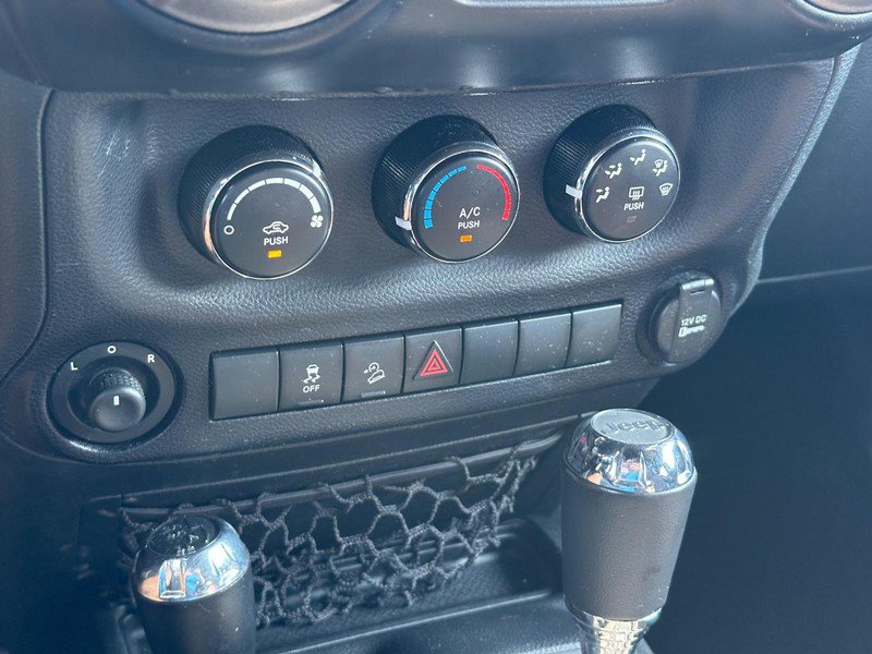 Used 2015 Jeep Wrangler Unlimited Sport w/ Quick Order Package 24S AWD/4WD image 18